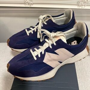 New Balance 327 Women’s size 11M. Blue with light pink “N”. Gently worn.